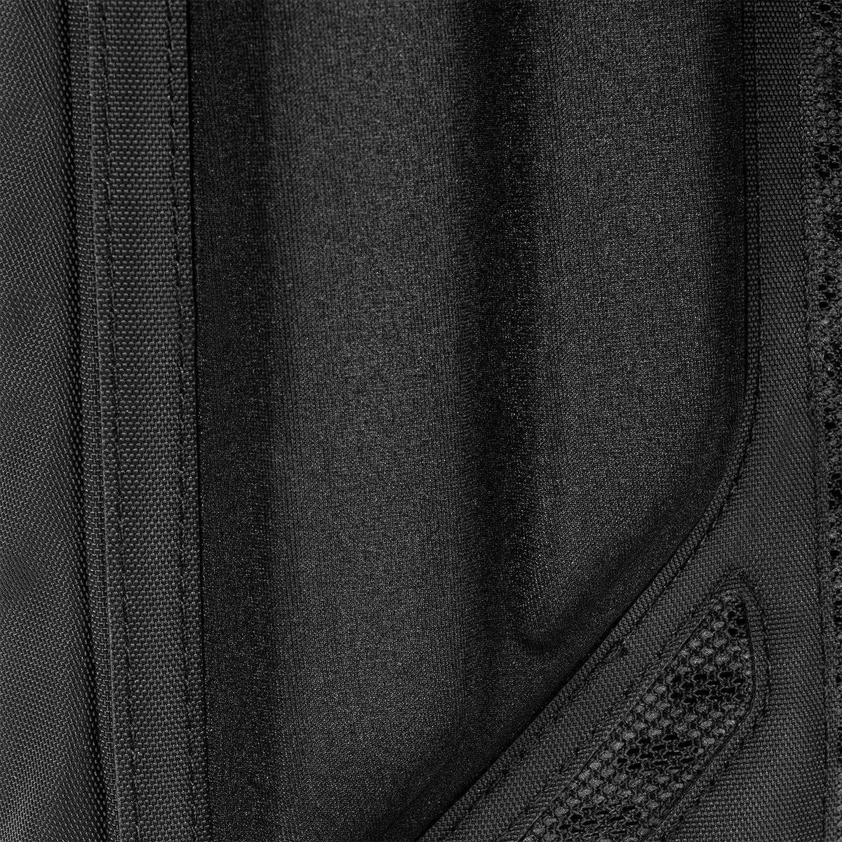 paragon-hydration-pack-b4 Paragon_Black_Texture.png